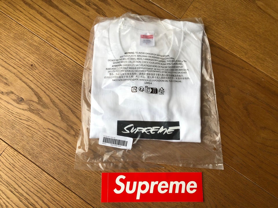 T-shirt, Supreme x Futura box logo,