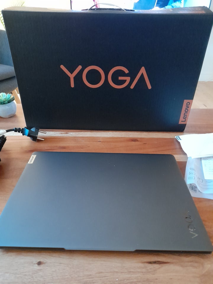 Lenovo Yoga Slim 14IAP8, I5 GHz, 16