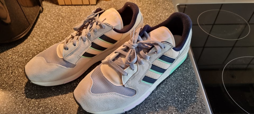 Sneakers, Adidas, str. 46