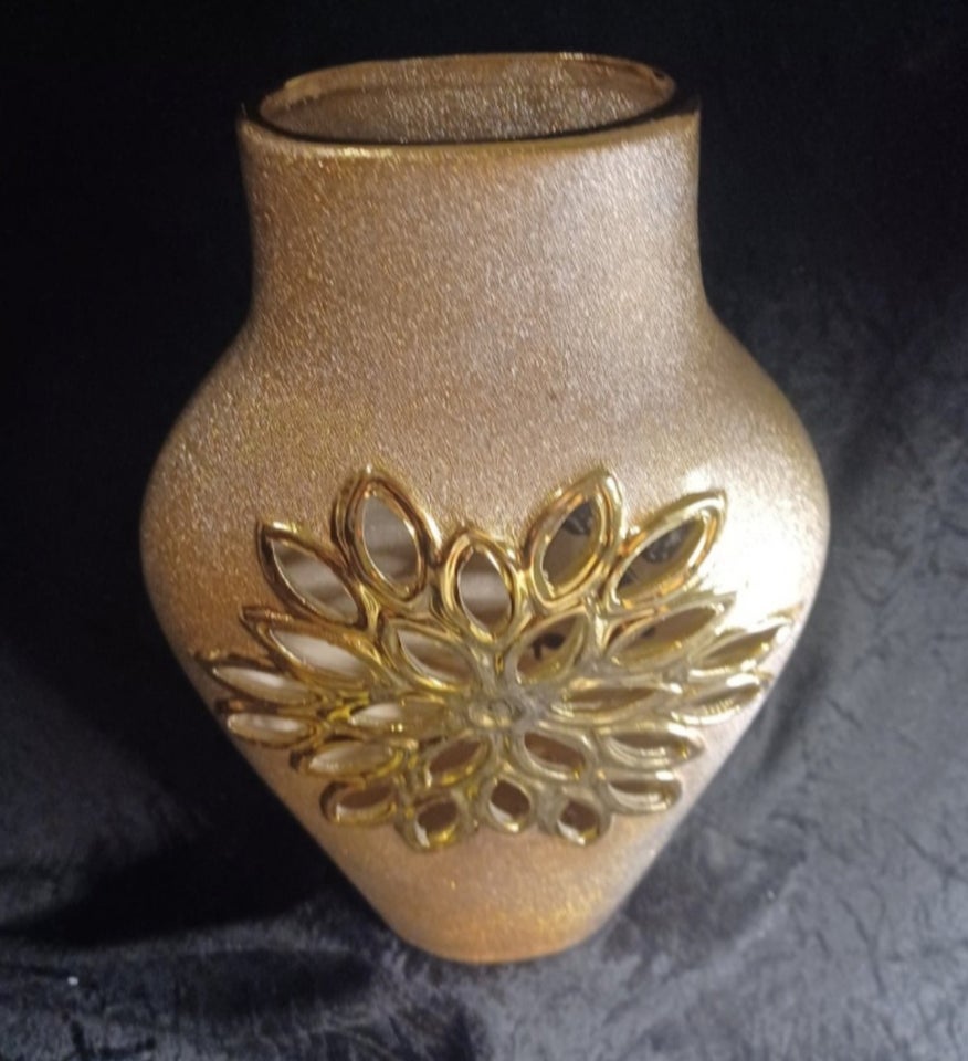 Guld vase, 32 cm høj