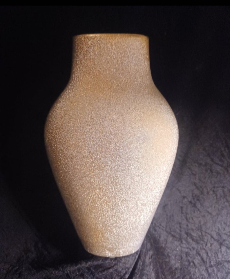 Guld vase, 32 cm høj