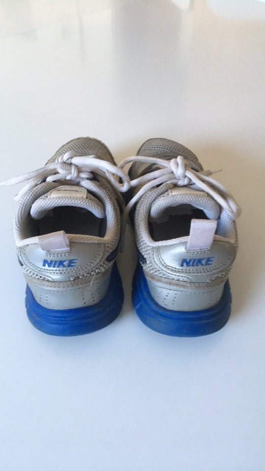 Sneakers, str. 33, Nike