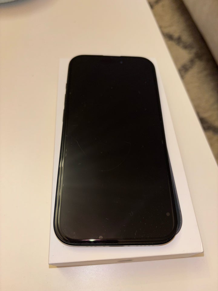 iPhone 15, 128 GB, sort