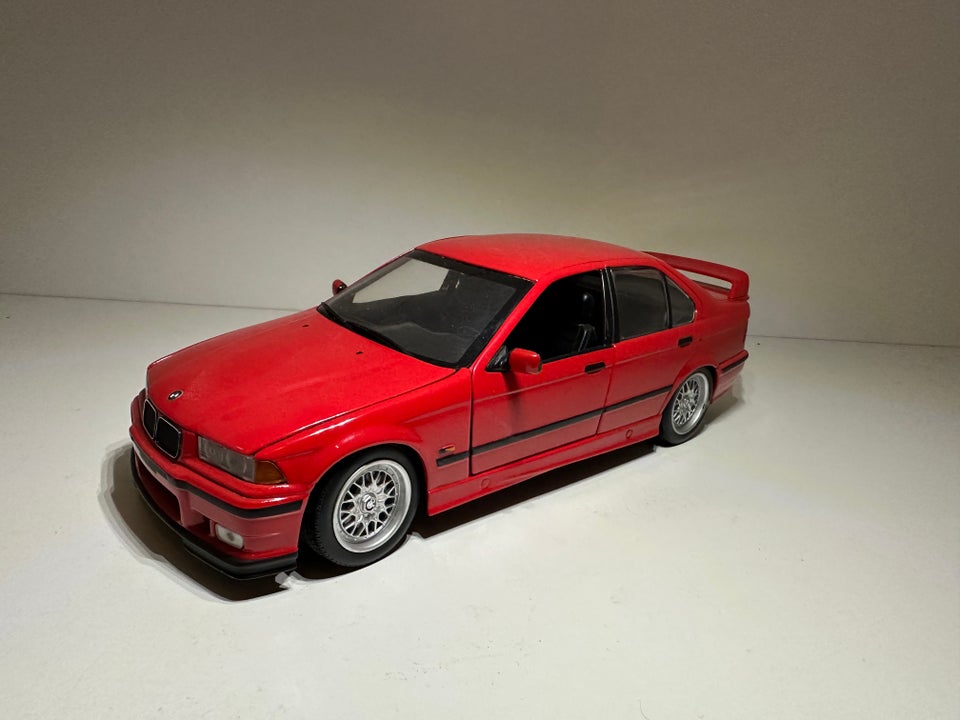 Modelbil, Ut-models BMW 318is e36,