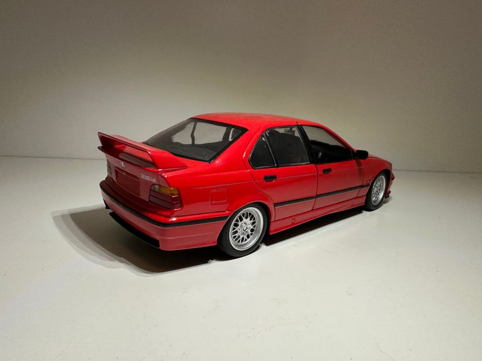 Modelbil, Ut-models BMW 318is e36,