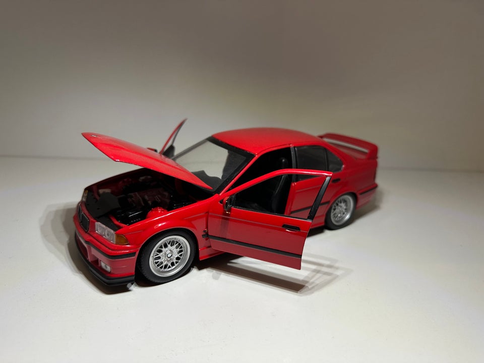 Modelbil, Ut-models BMW 318is e36,