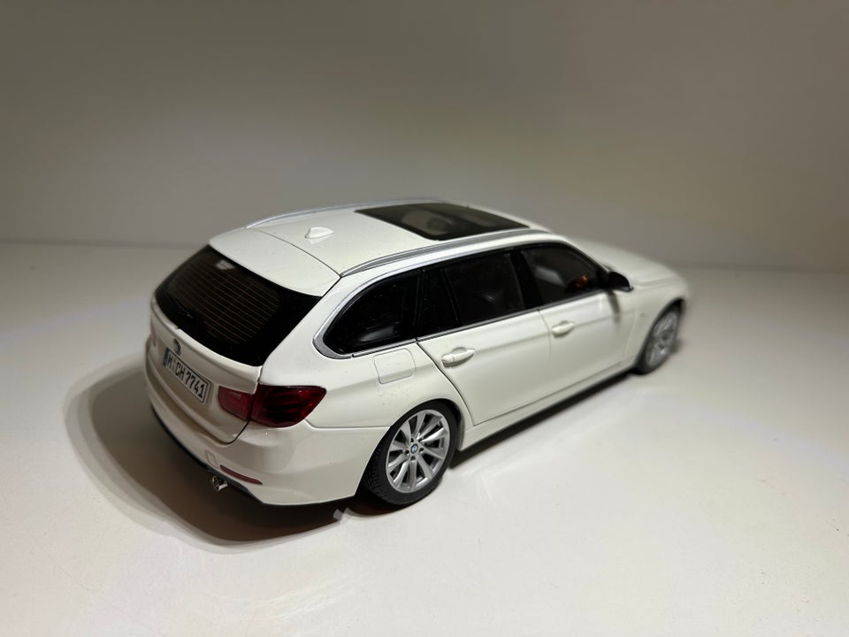 Modelbil, Paragon BMW 3 serie