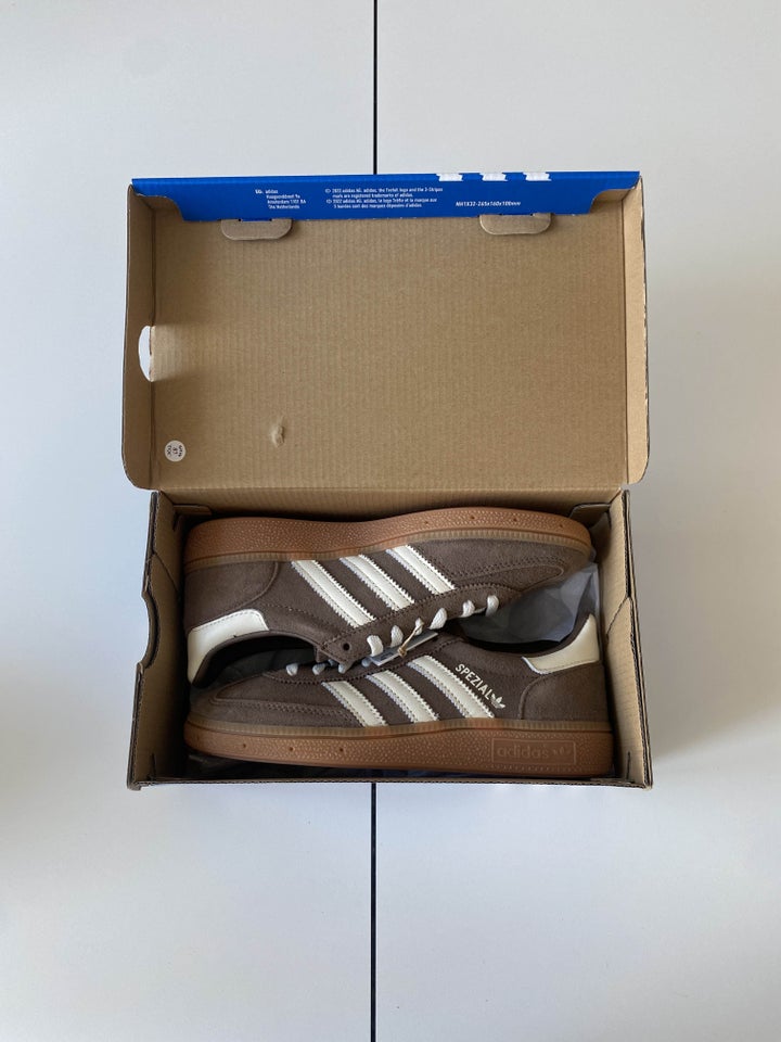 Sneakers, Adidas, str. 43