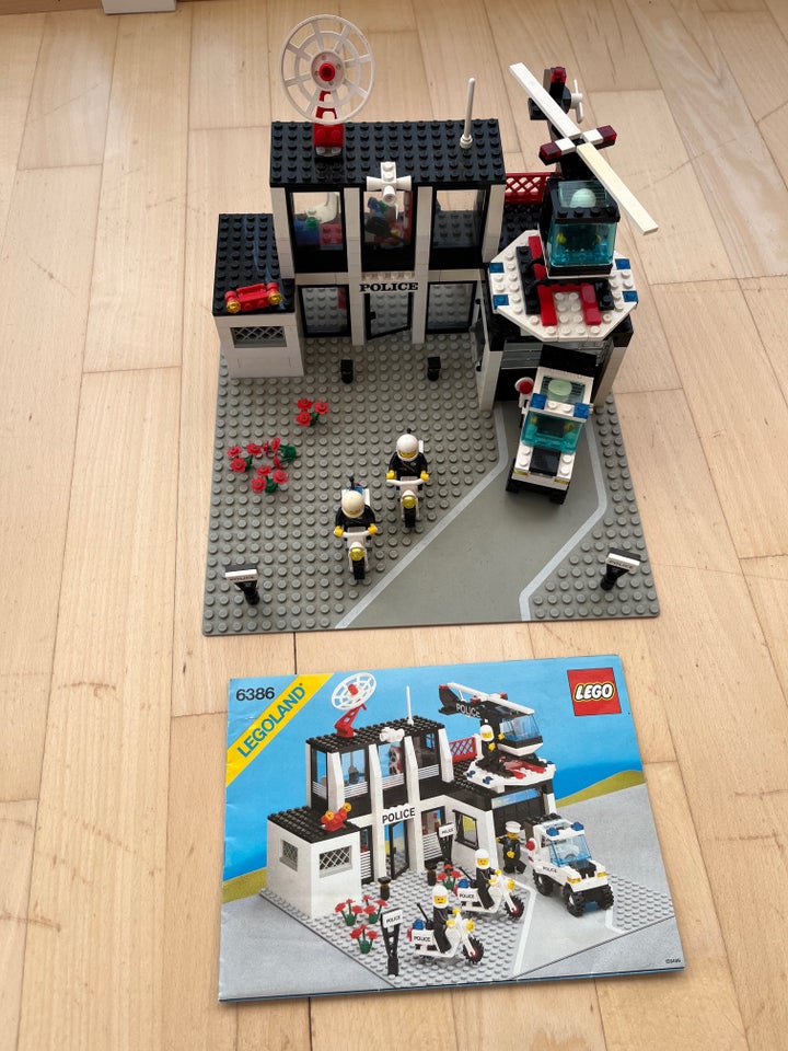 Lego City, 6386 Police Command Base