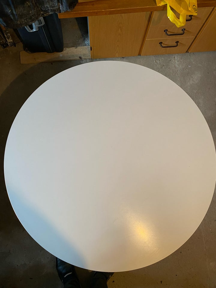 Arne Jacobsen, Cafebord H70 Ø90,