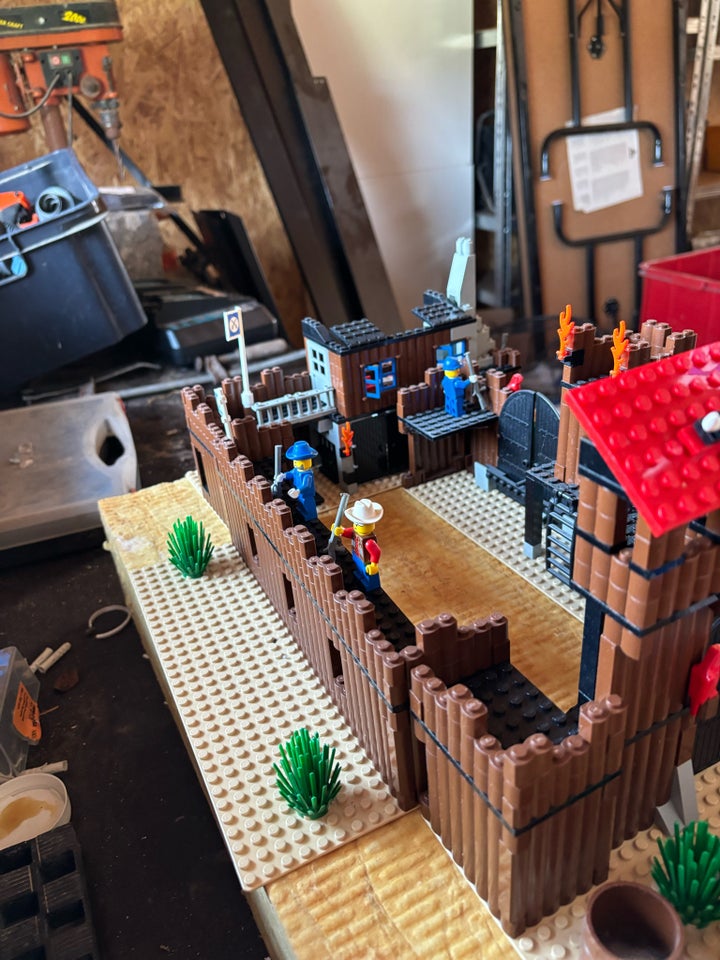 Lego andet, Fort Legoredo