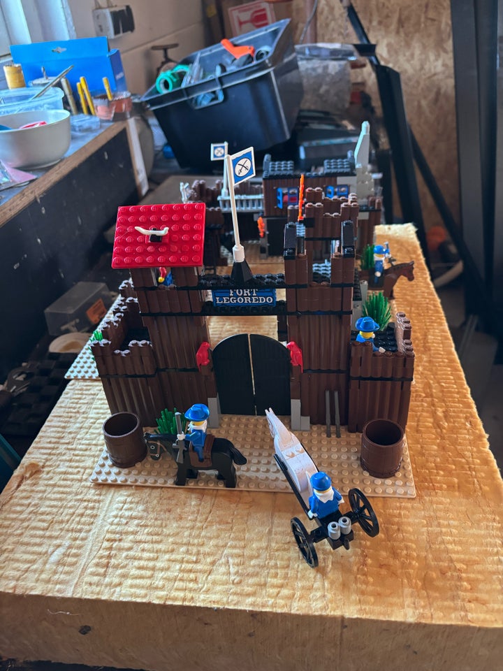 Lego andet, Fort Legoredo