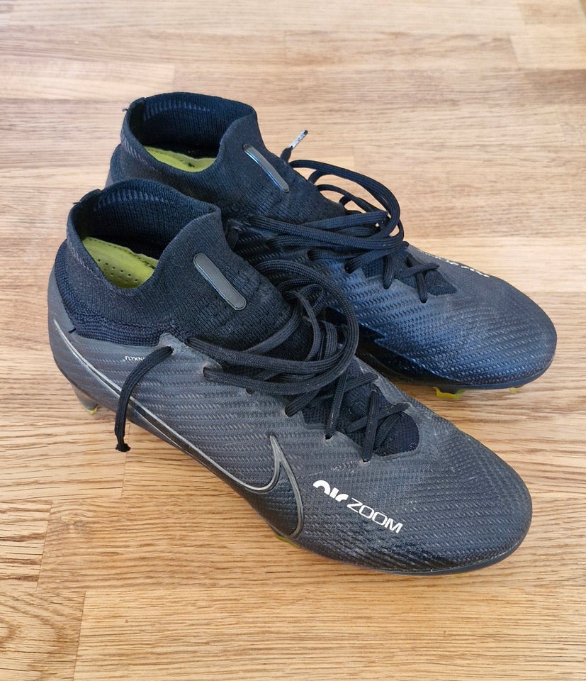 Fodboldstøvler, Nike air zomm