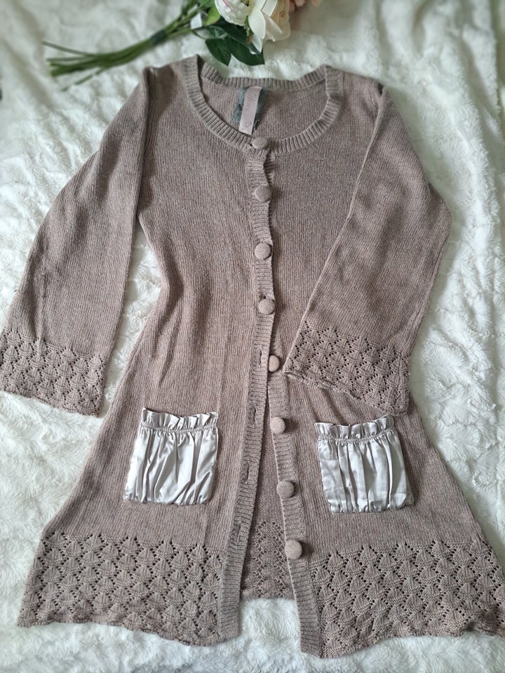 Cardigan, Dava, str. 40