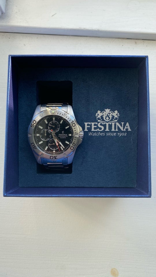 Herreur, Festina