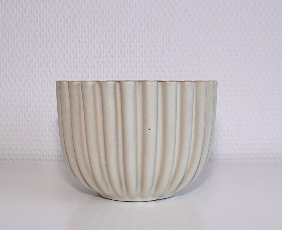 Ældre rillet keramik krukke 5063 /