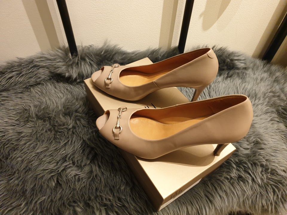 Pumps, str. 42, Billi Bi