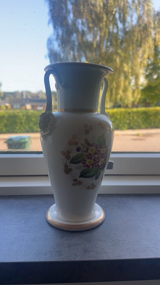 BING OG GRØNDAHL ANTIK VASE...