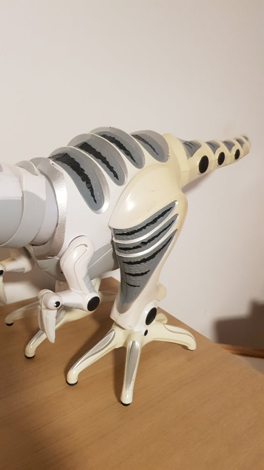 Robot Roboraptor interaktiv