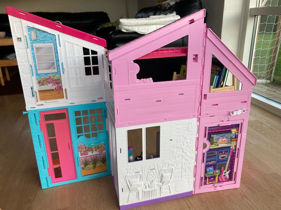 Barbie, Barbie Malibu hus