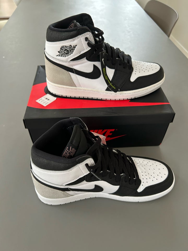 Sneakers, Jordan 1, str. 43