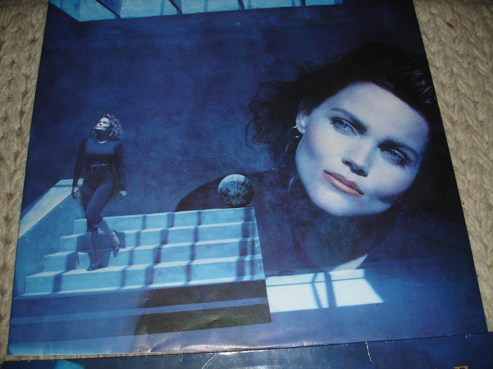 LP, Belinda Carlisle, Heaven On