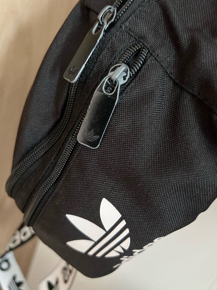 Bæltetaske, Adidas Originals