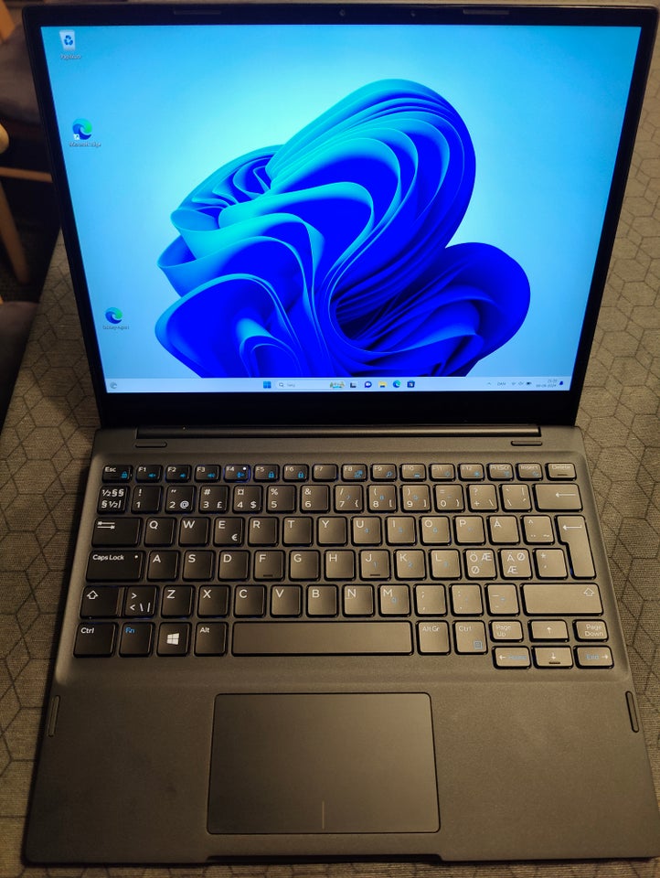 Dell Latitude 7285 330 GHz 8 GB