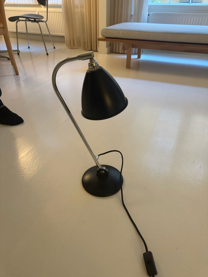 Arbejdslampe, Gubi