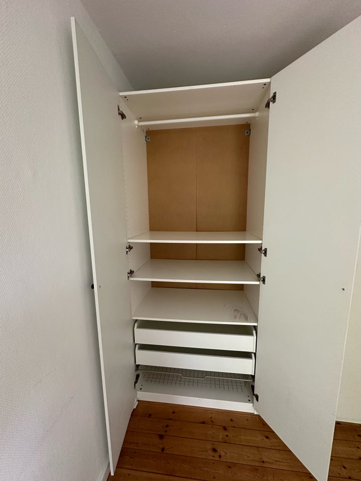 Garderobeskab Ikea b: 250 d: 58 h: