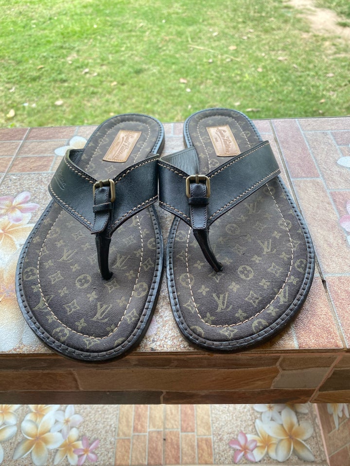 Sandaler, Louis Vuitton, str. 44