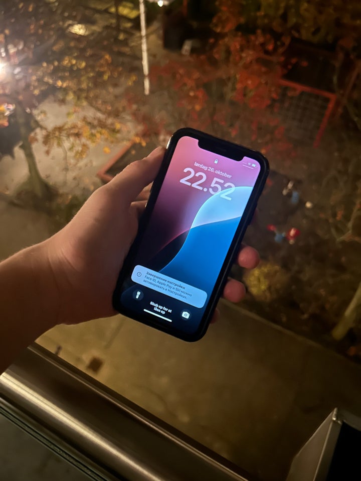 iPhone XR, 128 GB, sort