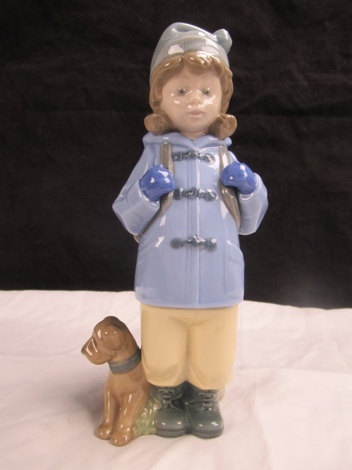 Pige Med Hund Figur 19,5 cm, NAO