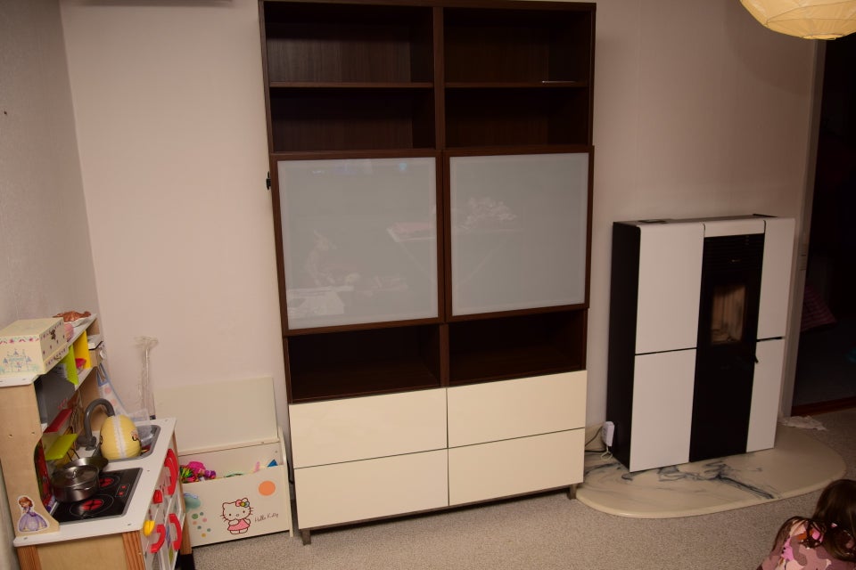 Vitrineskab Ikea b: 120 d: 42 h: