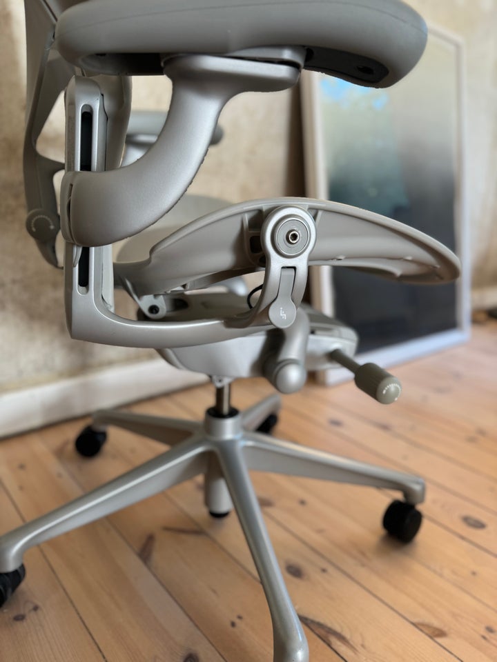 Aeron Remastered Stol Miner...