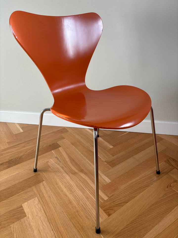 Arne Jacobsen, Syver stol, Stol