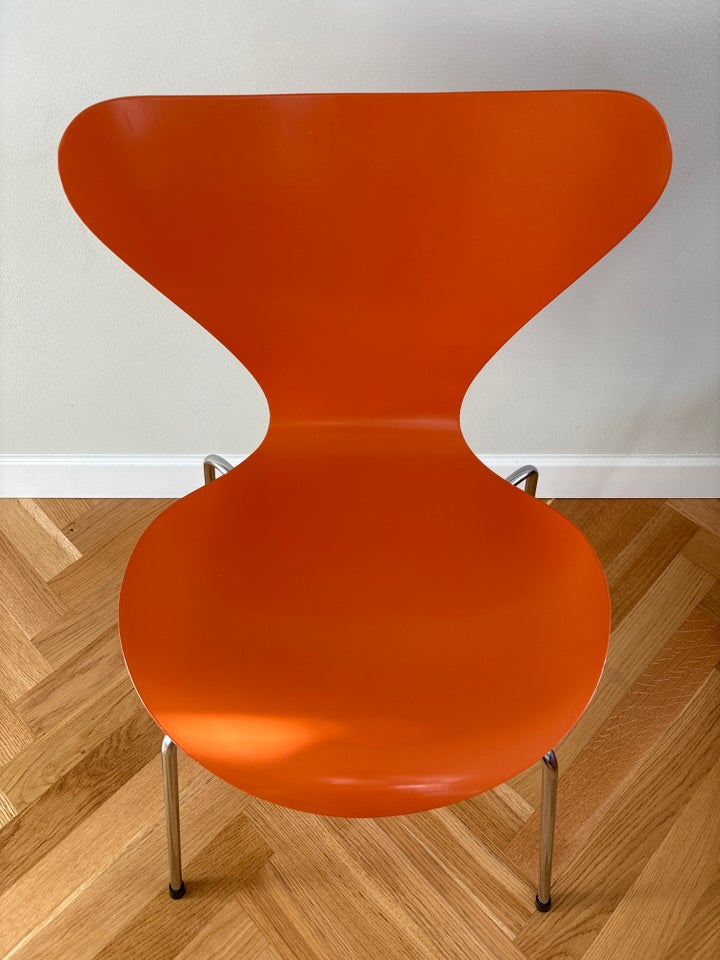 Arne Jacobsen, Syver stol, Stol