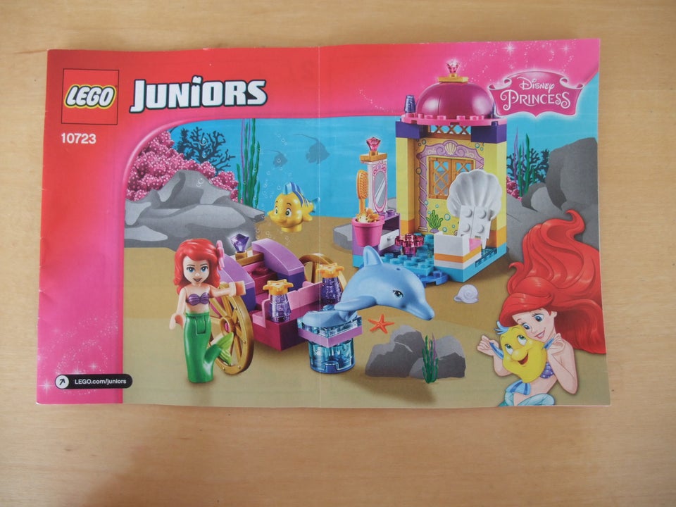 Lego Minifigures, Lego Juniors Den