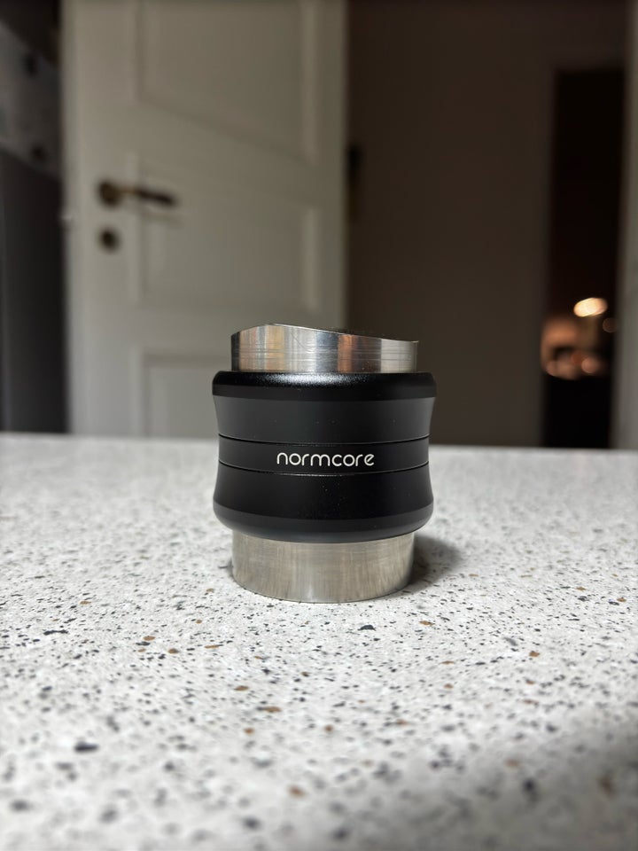 Tamper/Distributor, Normcore