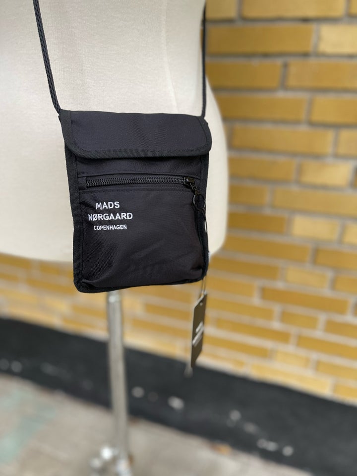 Crossbody Mads Nørgaard