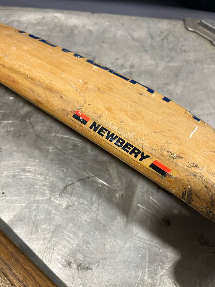 Cricketudstyr, Newbery Bats