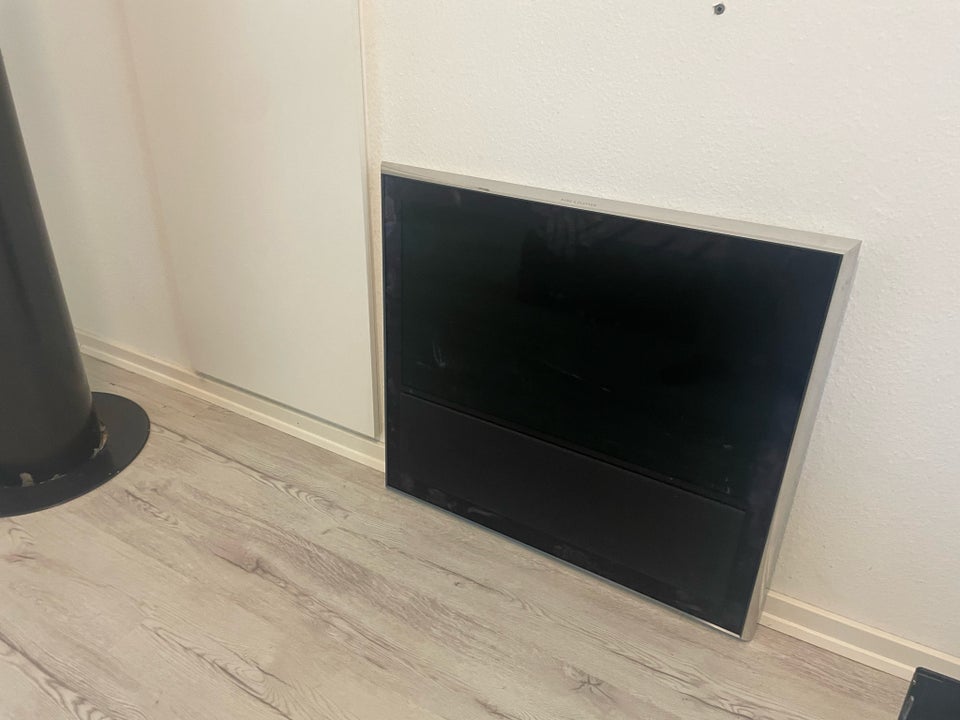 Bang  Olufsen, 10-32, 32"