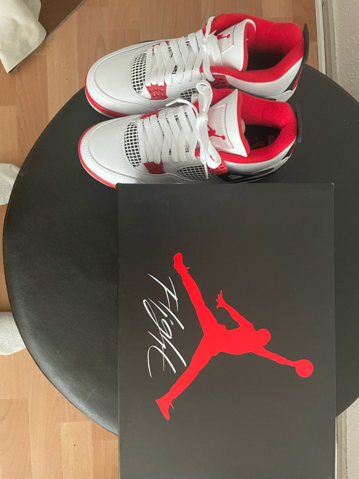 Sneakers, Jordan 4 Retro Fire Red