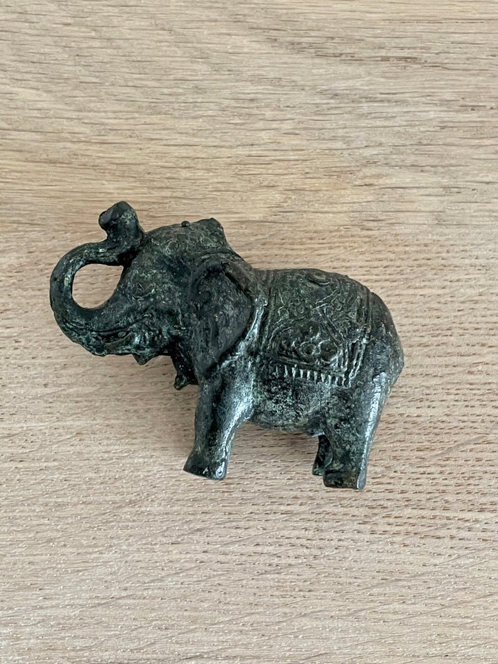 Tre miniature elefantfigurer af