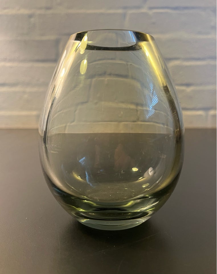 Glas Vase dråbeformet røgfarvet