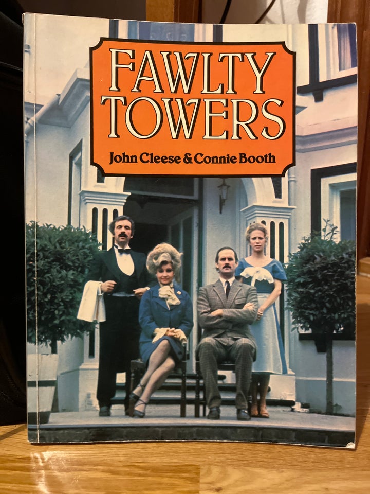 Fawlty Towers - Halløj på