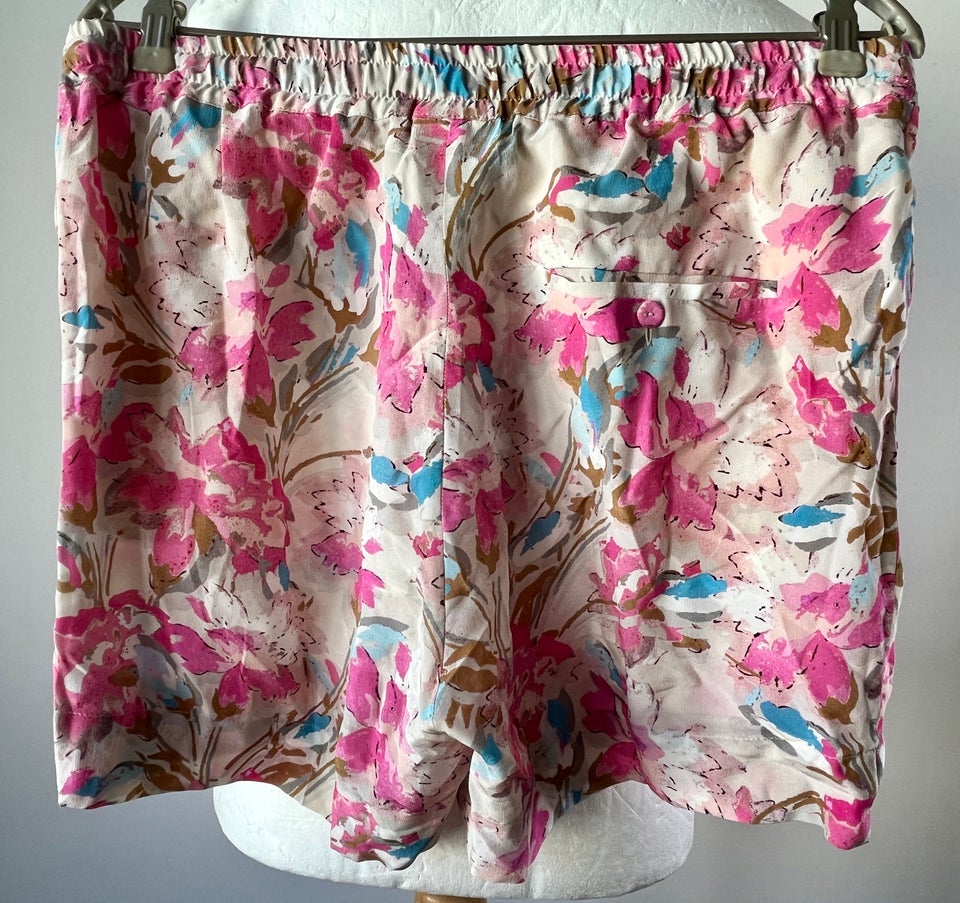 Shorts, Mauro Grifoni, str. 42