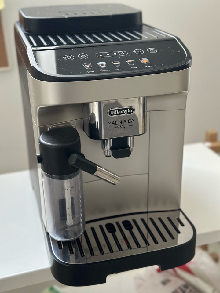 Delonghi Magnifica Evo  Delonghi