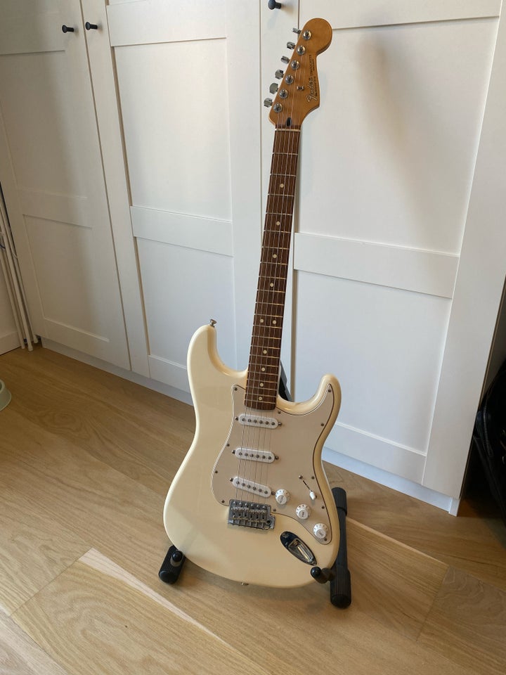 Elguitar, Fender (Mex.)