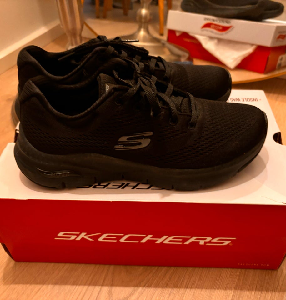 Sneakers str 37 Sketchers